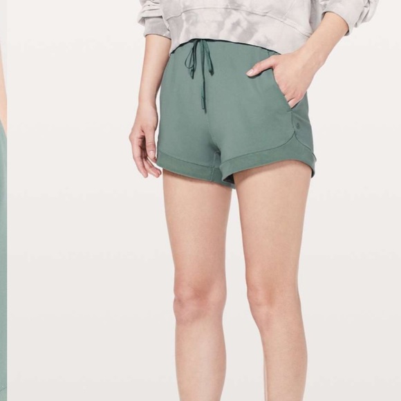 lululemon athletica Pants - NWT NEW Lululemon sunsetting green short 8 medium